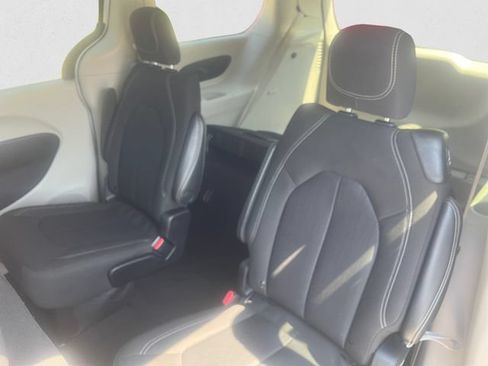 Used 2023 Chrysler Voyager LX FWD image 13