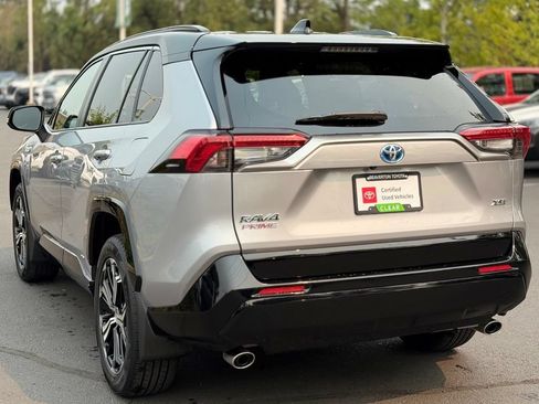 Used 2024 Toyota RAV4 XSE AWD/4WD image 3
