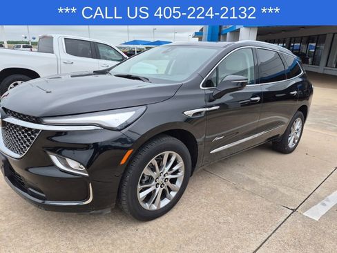 Used 2023 Buick Enclave Avenir AWD/4WD image 2