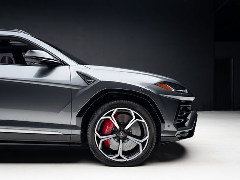 Used 2019 Lamborghini Urus AWD/4WD image 38