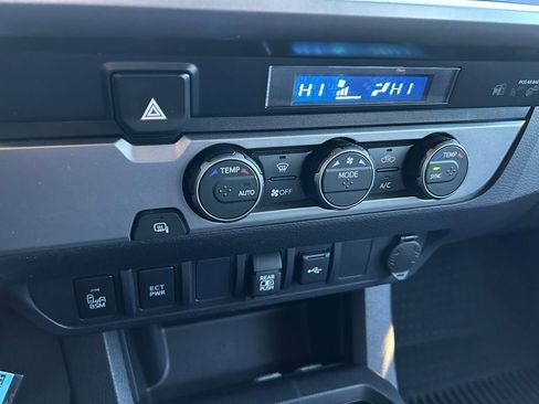 Used 2022 Toyota Tacoma SR5 image 26