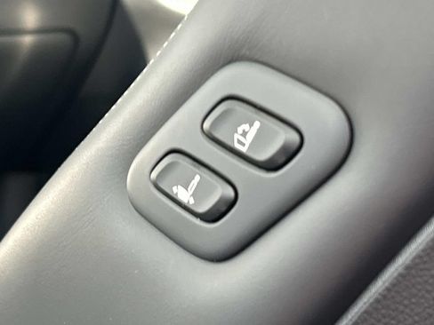 Used 2022 Genesis GV70 3.5T Sport w/ Sport Advanced Package AWD/4WD image 25