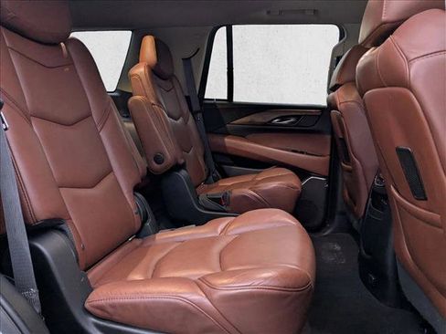 Used 2017 Cadillac Escalade Premium Luxury w/ LPO, Radiant Package image 21