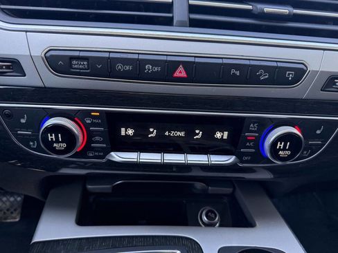 Used 2017 Audi Q7 3.0T Premium Plus image 12