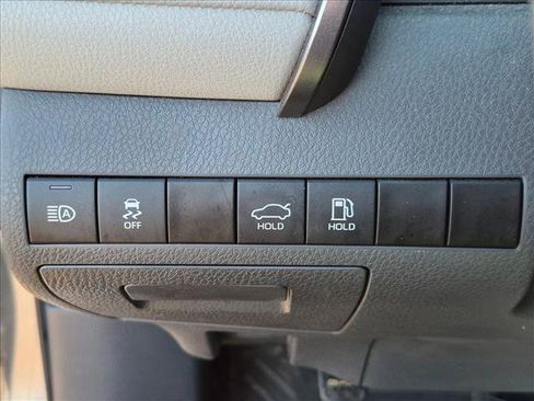 Used 2021 Toyota Camry LE FWD image 11