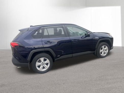 Used 2021 Toyota RAV4 XLE w/ Convenience Package image 9