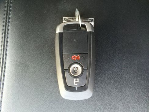 Used 2022 Ford Explorer XLT w/ Class IV Trailer Tow Package image 25