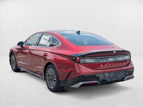 New 2025 Hyundai Sonata Limited image 9