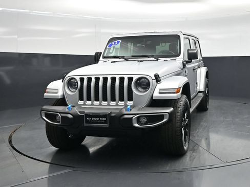 Used 2023 Jeep Wrangler Unlimited Sahara w/ Cold Weather Group AWD/4WD image 53