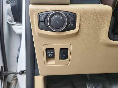 Used 2018 Ford F150 Lariat w/ FX4 Off-Road Package AWD/4WD image 25