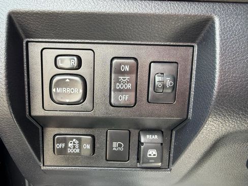 Used 2019 Toyota Tundra SR5 w/ SR5 Upgrade Package image 35