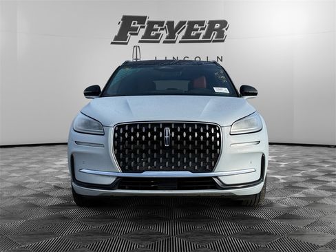 Used 2025 Lincoln Corsair Grand Touring w/ Equipment Group 302A image 8