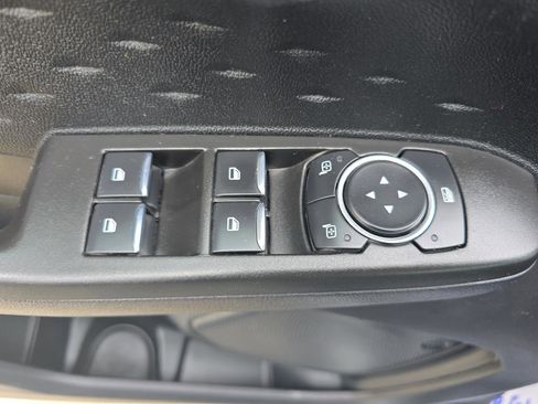 Used 2020 Ford Escape S AWD/4WD image 17