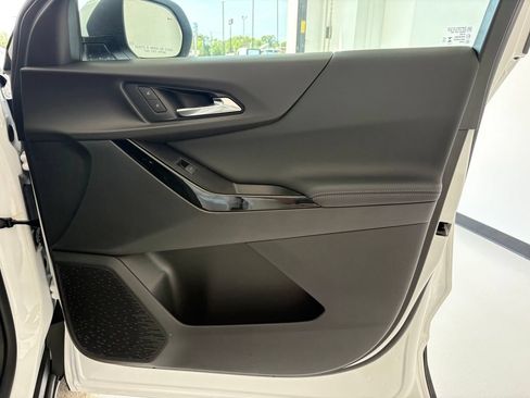 New 2027 Chevrolet Equinox LT w/ LPO, Floor Liner Package FWD image 35