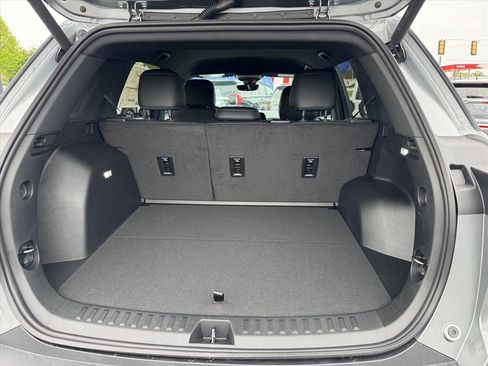 New 2026 Chevrolet Equinox LT w/ Convenience Package II AWD/4WD image 7