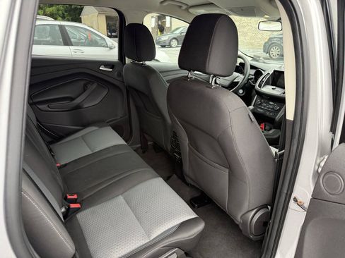 Used 2017 Ford Escape SE w/ Equipment Group 201A AWD/4WD image 19