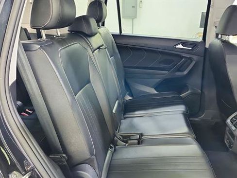 Used 2024 Volkswagen Tiguan SE FWD image 27