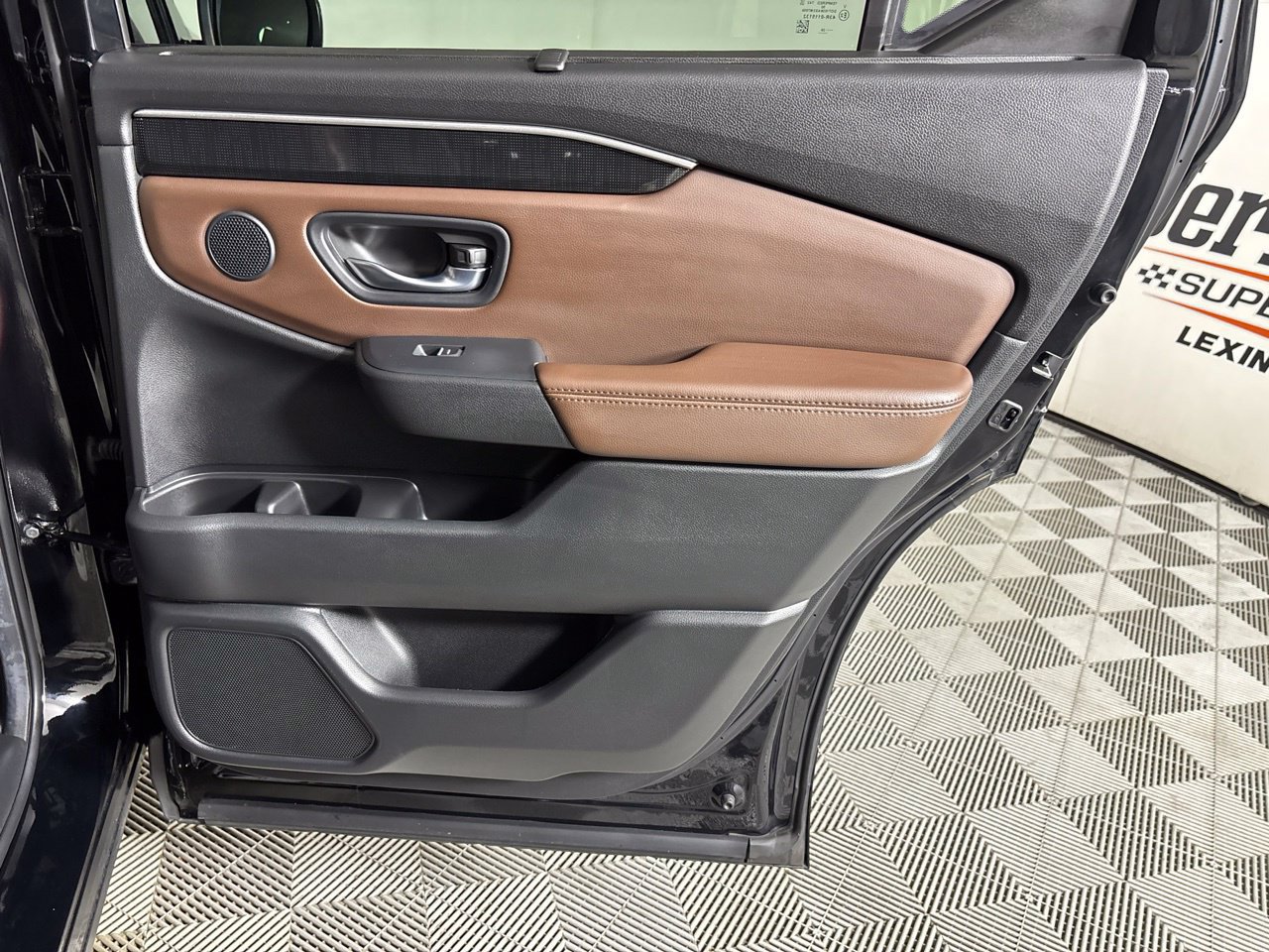 Used 2025 Honda Pilot Elite image 33