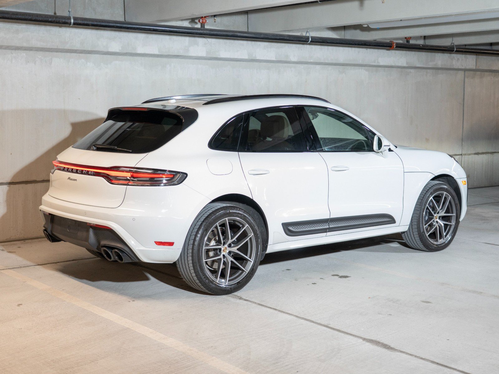 Certified 2023 Porsche Macan AWD/4WD image 9