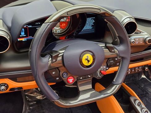 Used 2022 Ferrari F8 Tributo image 31