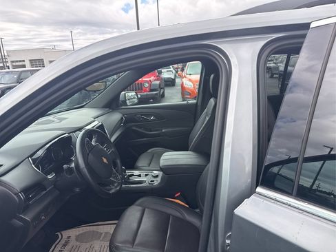Used 2023 Chevrolet Traverse High Country w/ LPO, Floor Liner Package AWD/4WD image 20