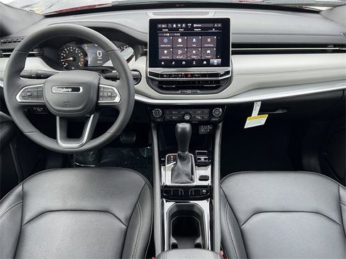 New 2025 Jeep Compass Limited image 3
