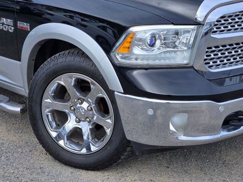 Used 2014 RAM 1500 Laramie w/ Convenience Group image 9