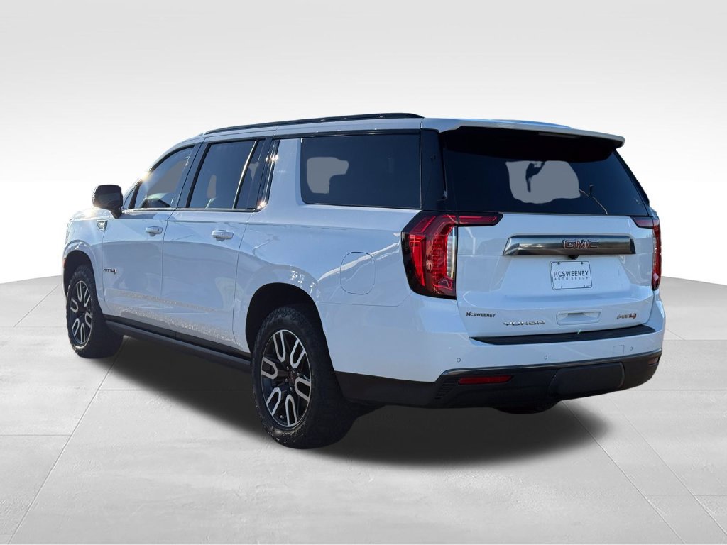 Used 2023 GMC Yukon XL AT4 w/ AT4 Premium Plus Package AWD/4WD image 3