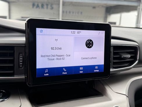 Used 2021 Ford Explorer XLT w/ Equipment Group 202A RWD image 22
