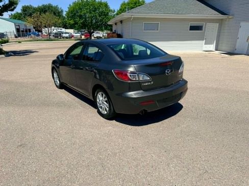 Used 2013 MAZDA MAZDA3 i Touring FWD image 3