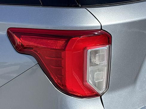 Certified 2023 Ford Explorer Limited image 7