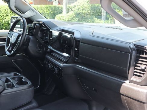 Used 2025 Chevrolet Silverado 1500 LT w/ Leather Package AWD/4WD image 42