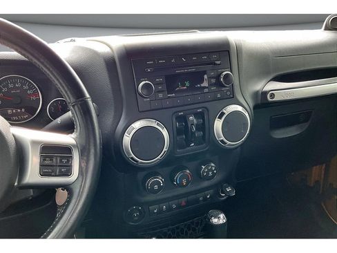 Used 2014 Jeep Wrangler Unlimited Rubicon AWD/4WD image 9