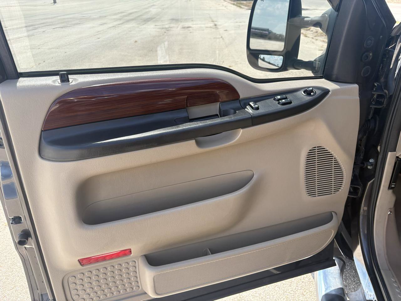 Used 2006 Ford F250 Lariat AWD/4WD image 23