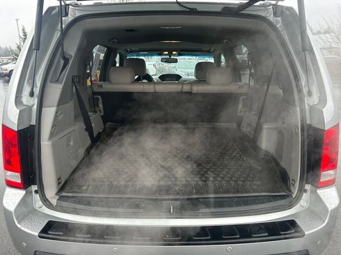 Used 2010 Honda Pilot Touring image 29