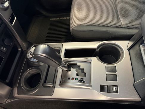 Certified 2019 Toyota 4Runner SR5 AWD/4WD image 24