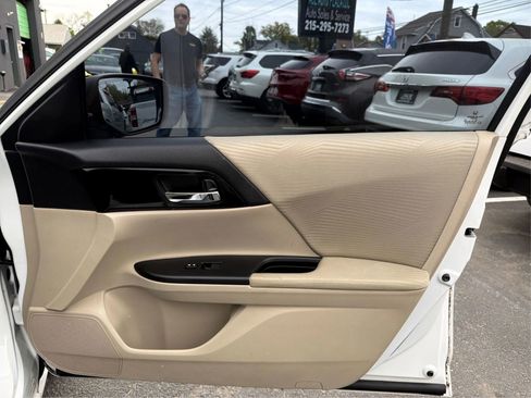 Used 2017 Honda Accord LX image 20