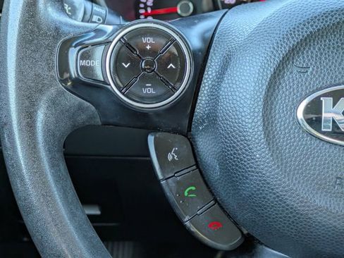 Used 2018 Kia Soul + image 25