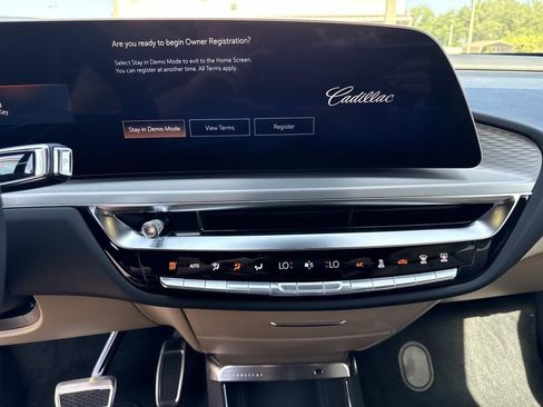 New 2026 Cadillac Lyriq Signature Luxury w/ Nappa Leather Package AWD/4WD image 23