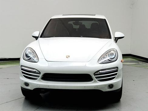 Used 2013 Porsche Cayenne Diesel AWD/4WD image 2