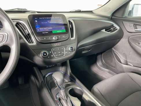 Used 2023 Chevrolet Malibu LT image 24