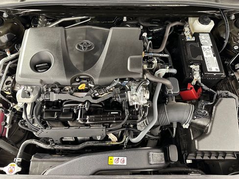 Used 2024 Toyota Camry SE image 32