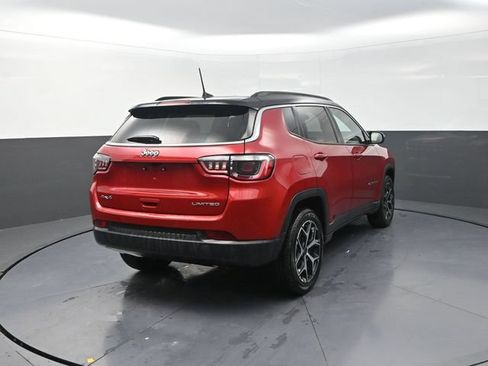 Used 2025 Jeep Compass Limited AWD/4WD image 8