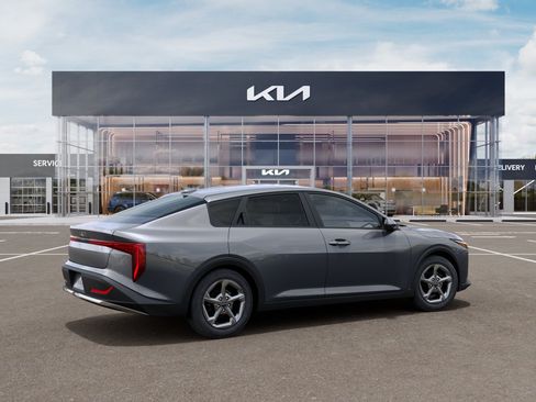 New 2026 Kia K4 FWD image 6