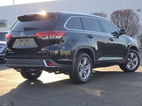 Used 2018 Toyota Highlander Limited image 22