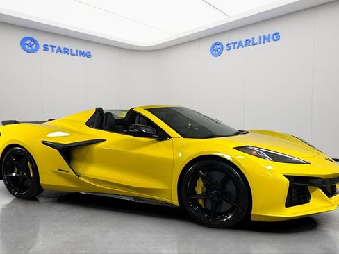 Used 2025 Chevrolet Corvette E-Ray w/ Stealth Interior Trim Package AWD/4WD image 2