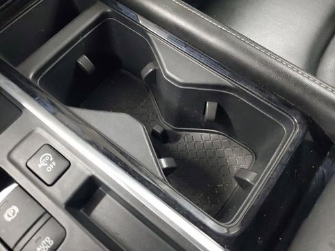 Used 2022 Nissan Pathfinder SL image 29