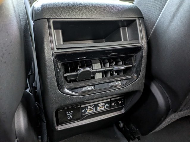Used 2024 Jeep Grand Cherokee Limited RWD image 15