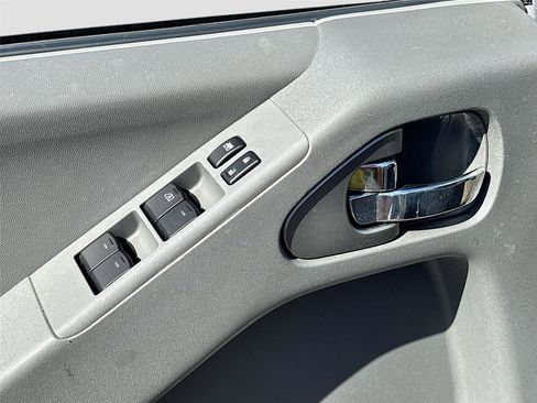 Used 2017 Nissan Frontier SV image 17