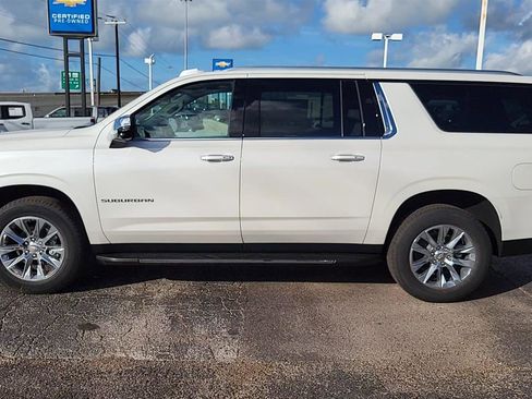New 2025 Chevrolet Suburban Premier image 5